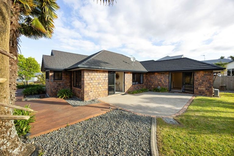 Photo of property in 14 Cherie Close, Rototuna, Hamilton, 3210