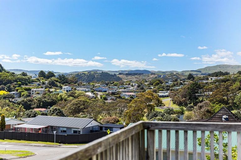 Photo of property in 21 Staithes Drive North, Whitby, Porirua, 5024
