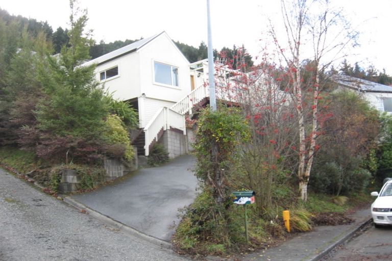 Photo of property in 10 Von Place, Fernhill, Queenstown, 9300