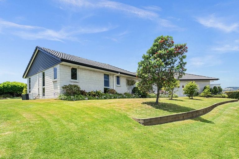 Photo of property in 9 Summerfield Way, Parahaki, Whangarei, 0112