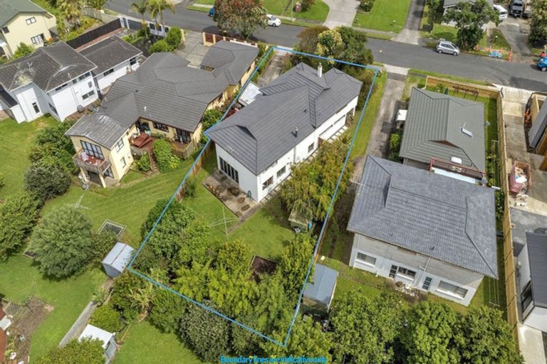 Photo of property in 20 Gulf Crest, Bucklands Beach, Auckland, 2012