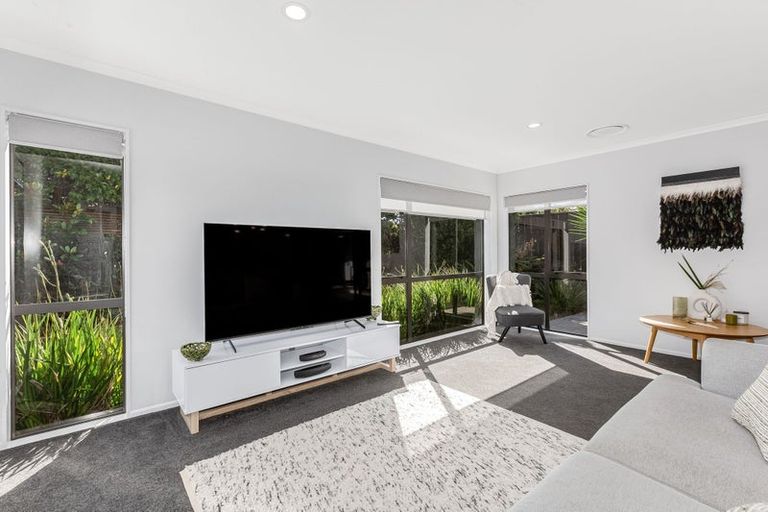 Photo of property in 59 Te Puia Drive, Aotea, Porirua, 5024