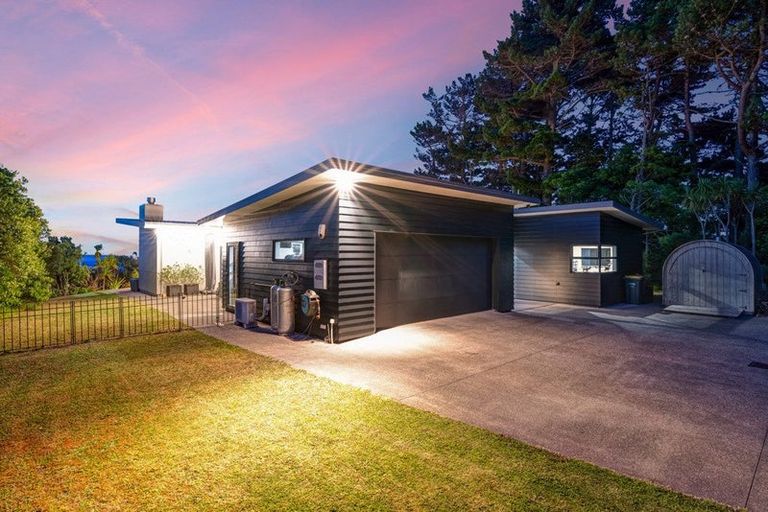 Photo of property in 102 West Road, Kaukapakapa, 0873