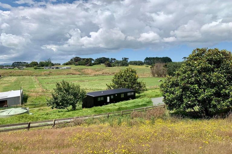 Photo of property in 141 Karioitahi Road, Waiuku, 2683