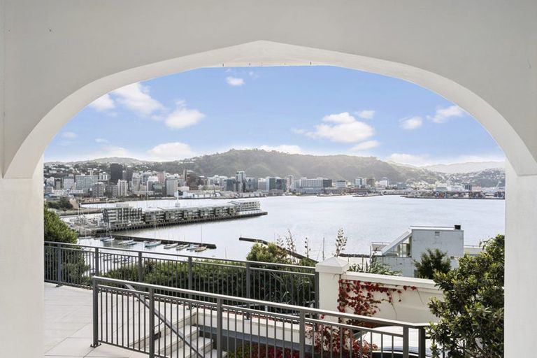 Photo of property in 44 Mcfarlane Street, Mount Victoria, Wellington, 6011