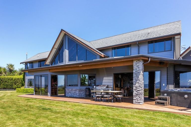 Photo of property in 121 Highland Drive, Acacia Bay, Taupo, 3385