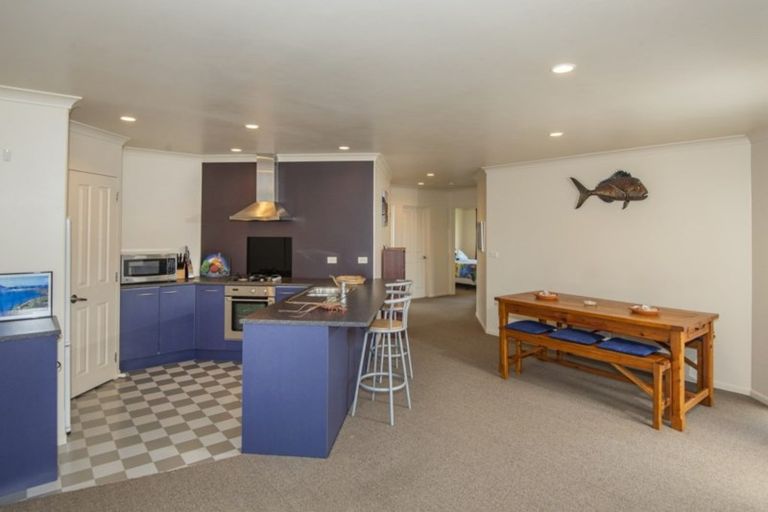 Photo of property in 27 Bermuda Place, One Tree Point, 0118