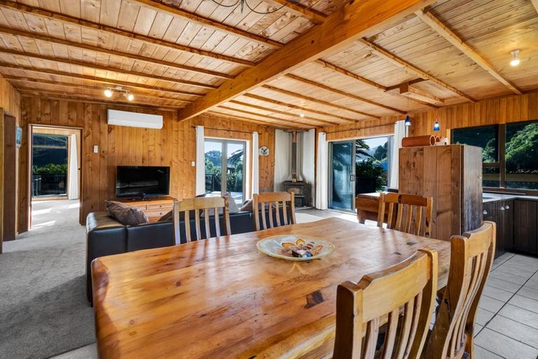 Photo of property in 173 Te Mahoe Road, Mokau, 4376