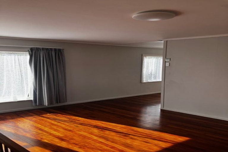 Photo of property in 59 Hutchinson Avenue, New Lynn, Auckland, 0600