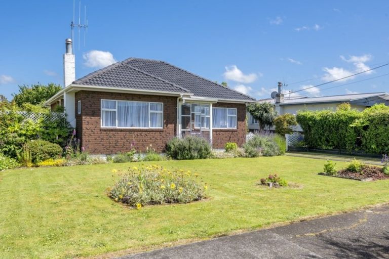 Photo of property in 37 Bowen Street, Levin, 5510