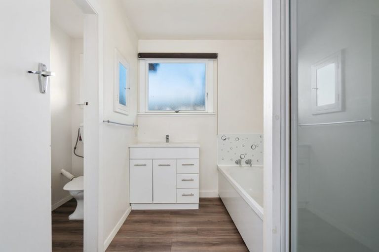 Photo of property in 33 Cotswold Avenue, Bishopdale, Christchurch, 8053
