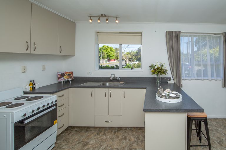 Photo of property in 2/19 Sturrocks Road, Redwood, Christchurch, 8051