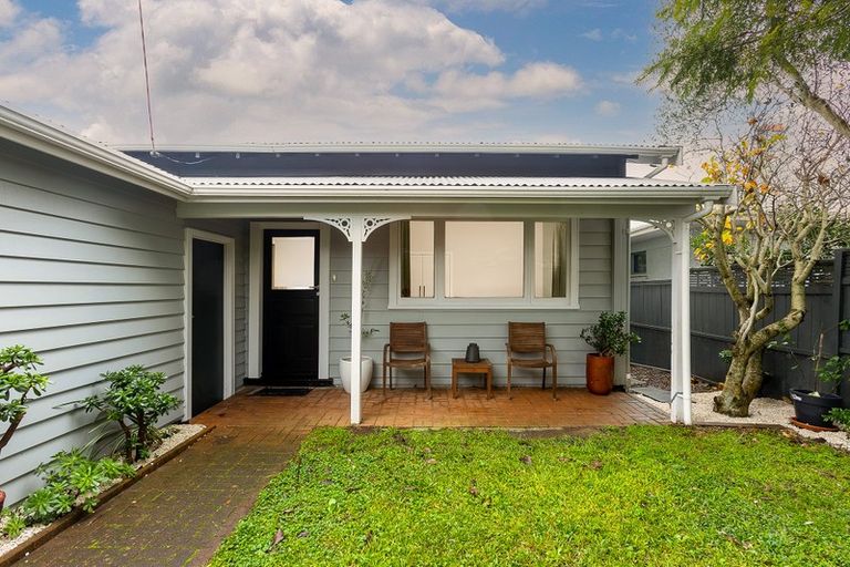 Photo of property in 47 Moa Road, Point Chevalier, Auckland, 1022