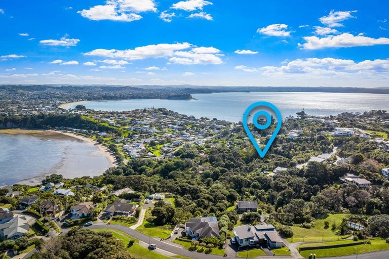 Photo of property in 79 Roberts Road, Matakatia, Whangaparaoa, 0930