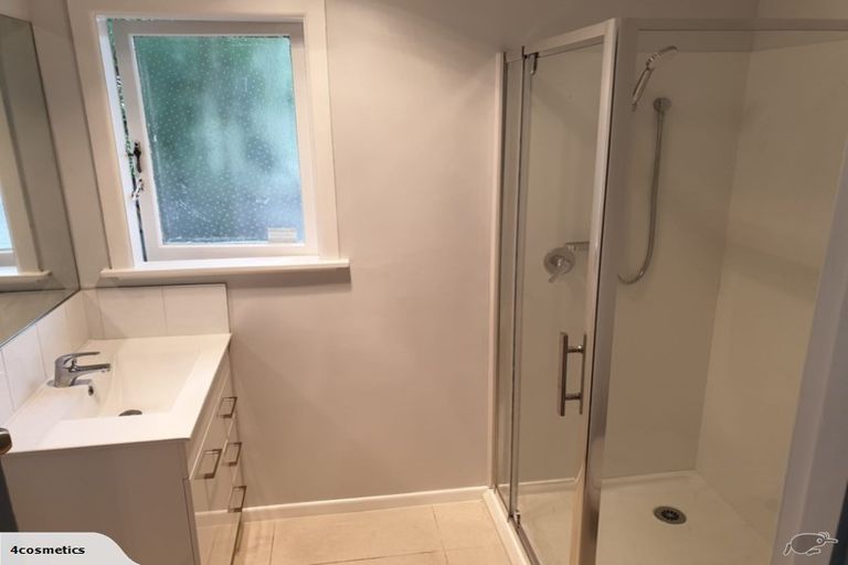 Photo of property in 1/12 Tonar Street, Northcote, Auckland, 0627