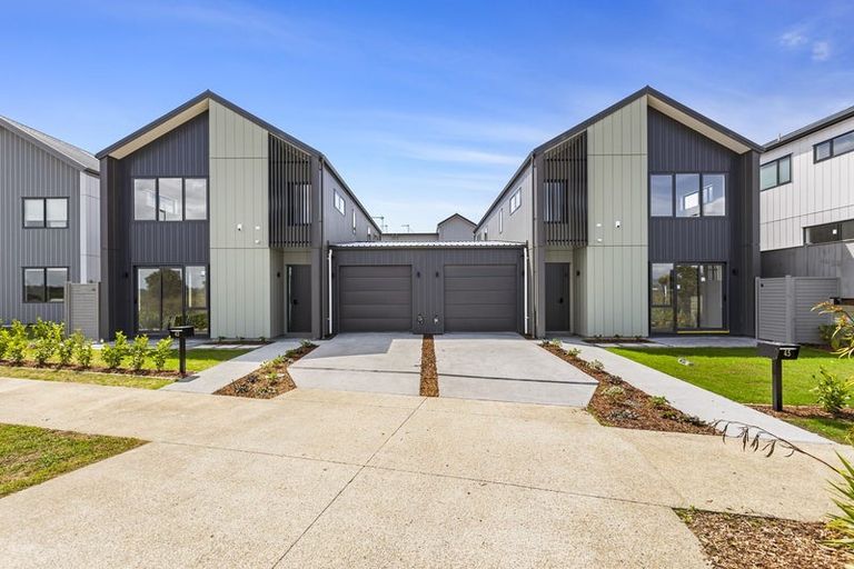 Photo of property in 45 Parkmore Drive, Rosehill, Papakura, 2113