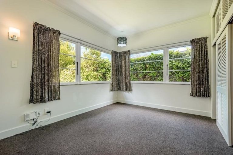 Photo of property in 4 Awatea Terrace, Hokowhitu, Palmerston North, 4410
