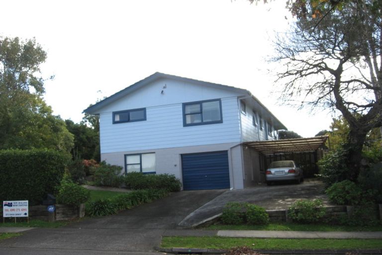 Photo of property in 37 Beechdale Crescent, Pakuranga Heights, Auckland, 2010