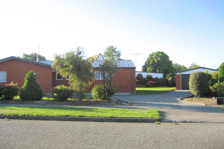 Photo of property in 16a Torlesse Crescent, Darfield, 7510