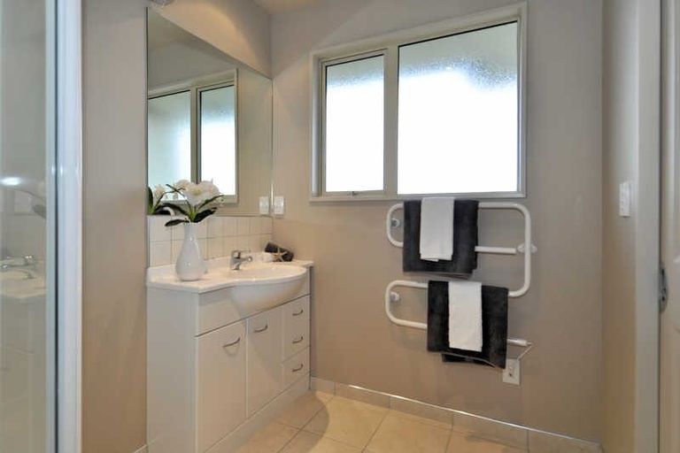 Photo of property in 17 Jasper Place, Northwood, Christchurch, 8051