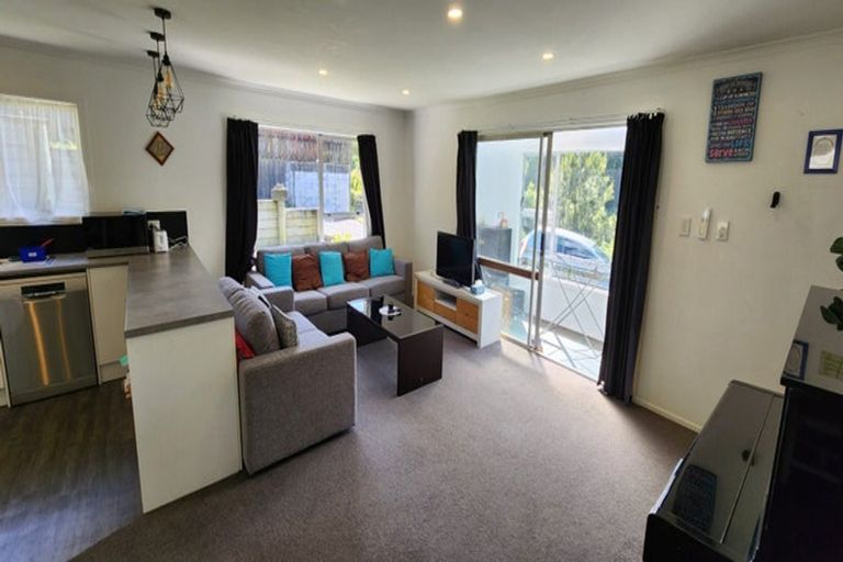 Photo of property in 6a Brierley Place, Marfell, New Plymouth, 4310