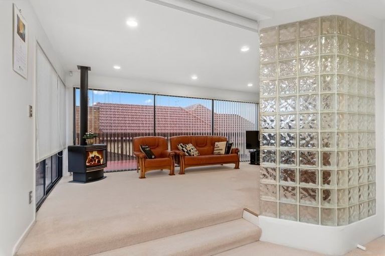 Photo of property in 28 St Clair Place, Browns Bay, Auckland, 0630