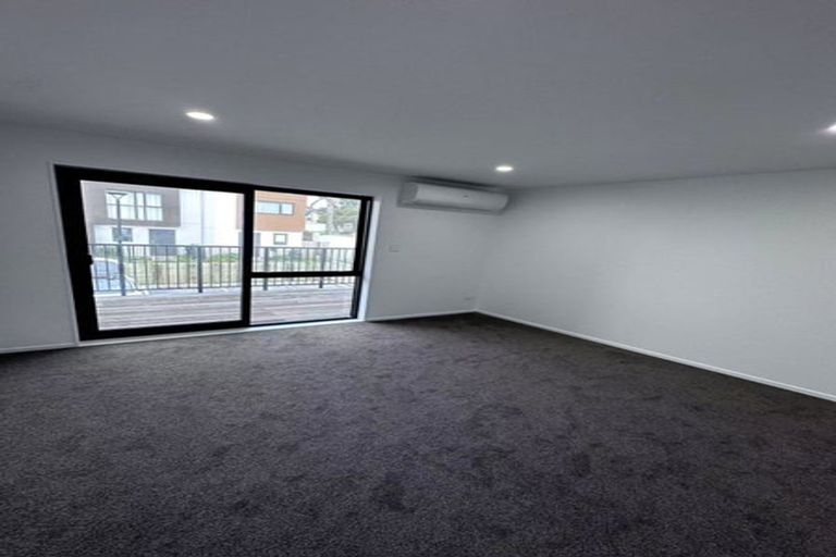 Photo of property in 14 Raupeti Lane, Henderson, Auckland, 0612