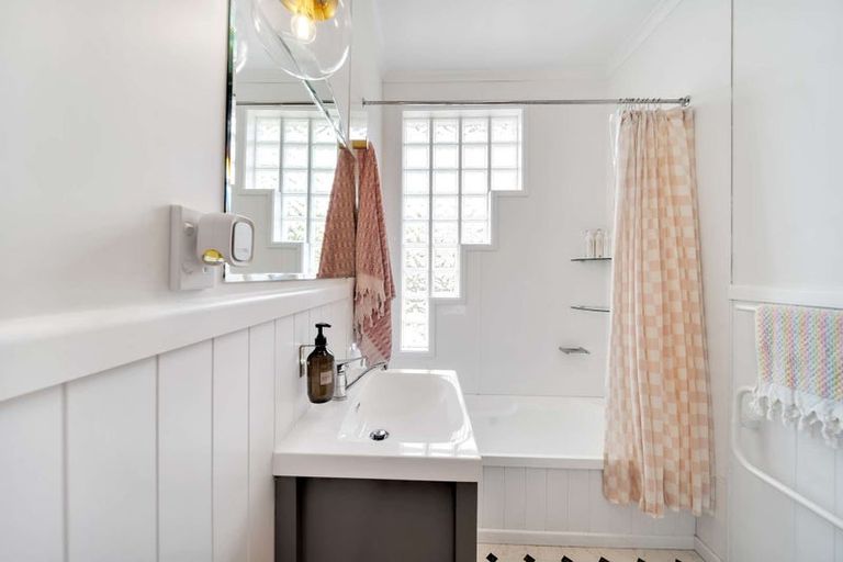 Photo of property in 8a Clyde Street, Oamaru North, Oamaru, 9400