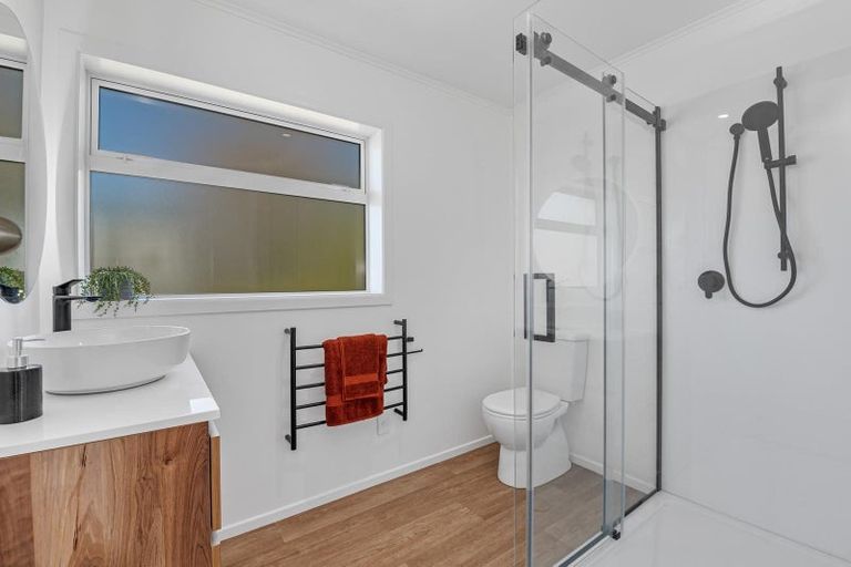 Photo of property in 8 Fairview Road, Western Heights, Rotorua, 3015