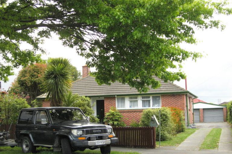 Photo of property in 37 Flay Crescent, Burnside, Christchurch, 8053