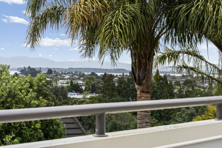 Photo of property in 12 Chestnut Way, Bellevue, Tauranga, 3110