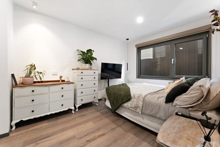 Photo of property in 48a Peter Terrace, Castor Bay, Auckland, 0620