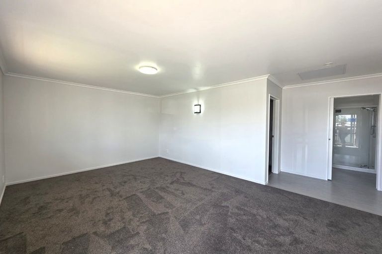 Photo of property in 21 Tranent Road, Mangere, Auckland, 2022