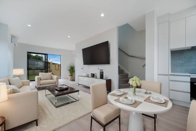 Photo of property in 8a Poruru Close, Papakura, 2110