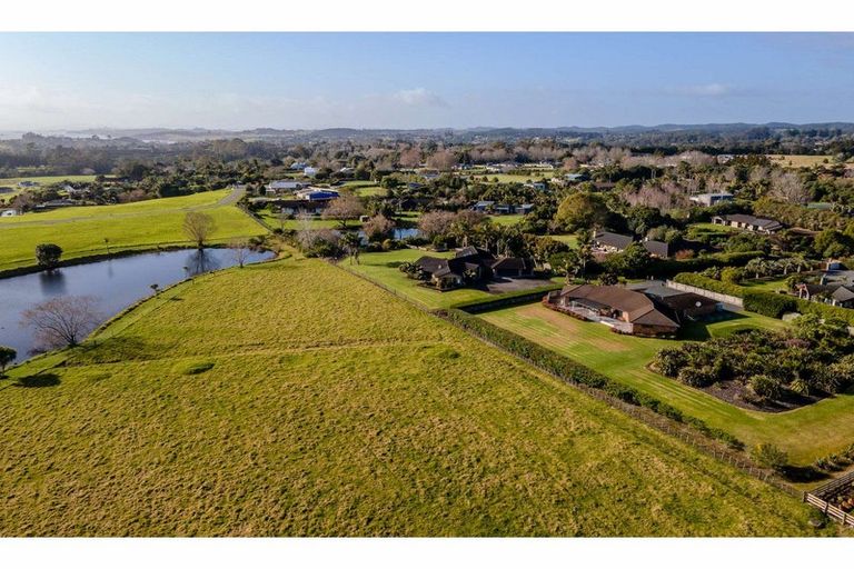 Photo of property in 15 Cochrane Drive, Kerikeri, 0230