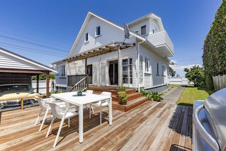 Photo of property in 86 Astley Avenue, New Lynn, Auckland, 0600