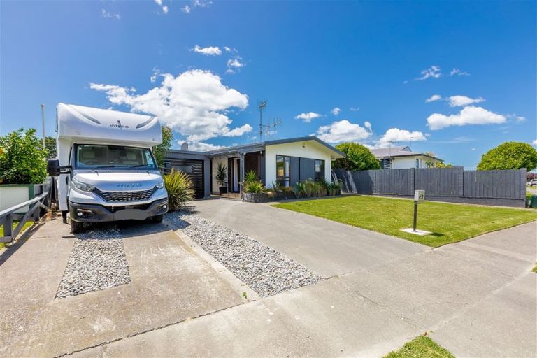 Photo of property in 42 Glamorgan Avenue, Tamatea, Napier, 4112