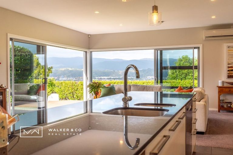 Photo of property in 19 Riverstone Drive, Riverstone Terraces, Upper Hutt, 5018