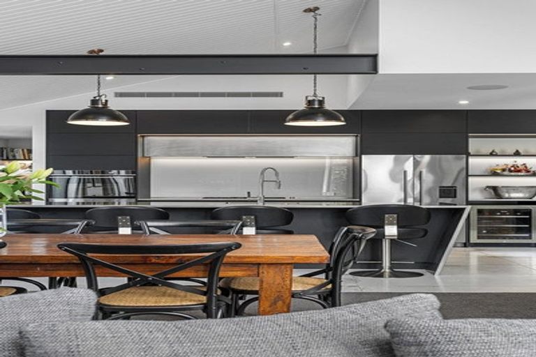 Photo of property in 10 Weka Street, Fendalton, Christchurch, 8041