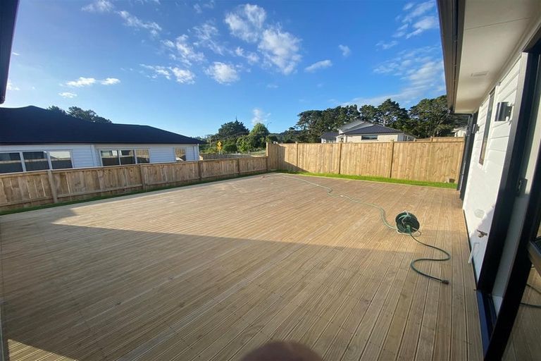 Photo of property in 22 Lewis Younie Road, Kumeu, 0810