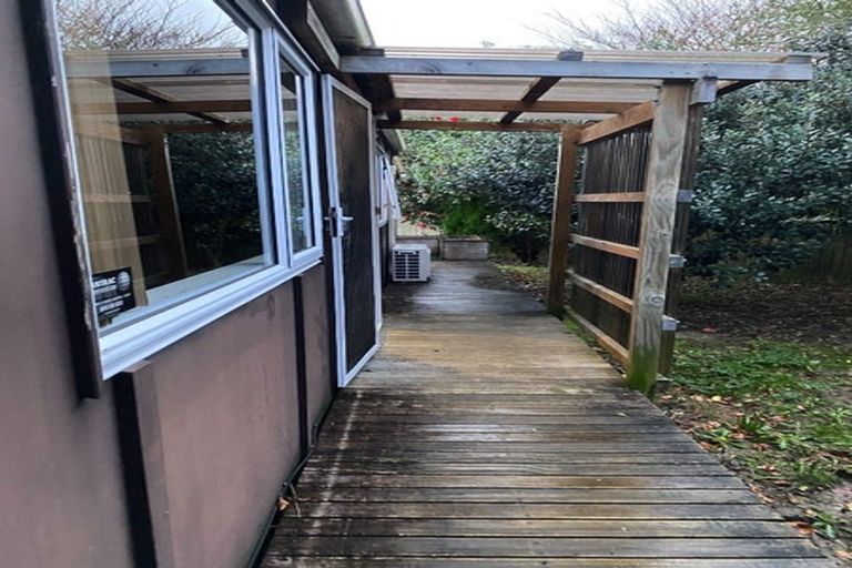 Photo of property in 57 View Road, Henderson, Auckland, 0612