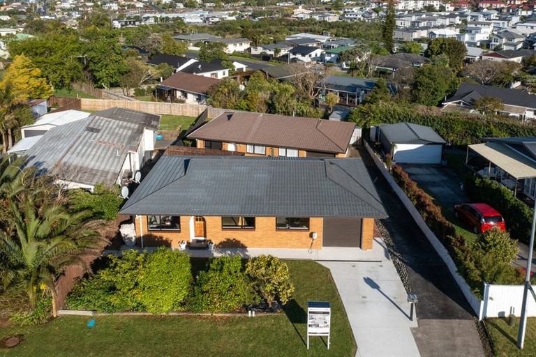 Photo of property in 1/30 Fairway Avenue, Red Beach, 0932