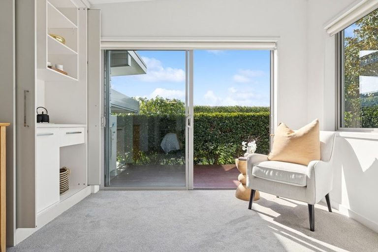 Photo of property in 6 Woolshed Lane, Pukekohe, 2120