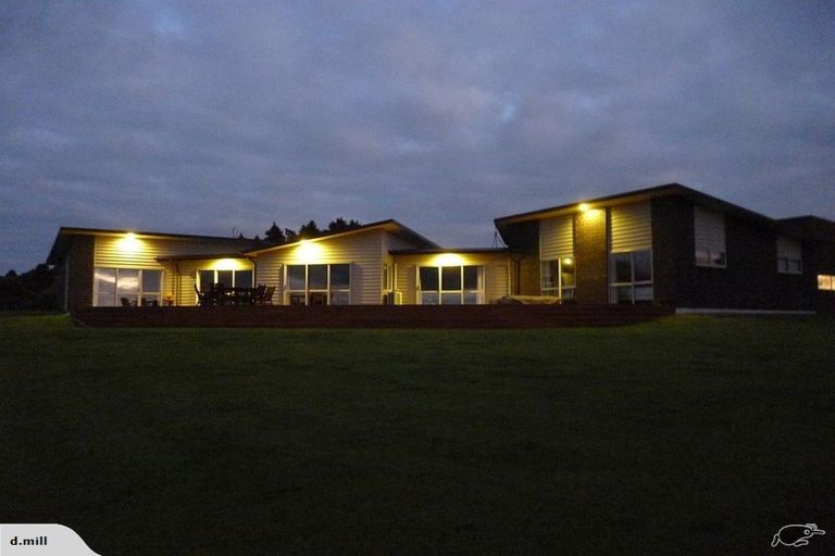 Photo of property in 1 Wilson Road, Urenui, 4375