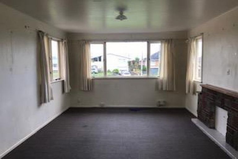 Photo of property in 56 Ferguson Street, Manurewa East, Auckland, 2102