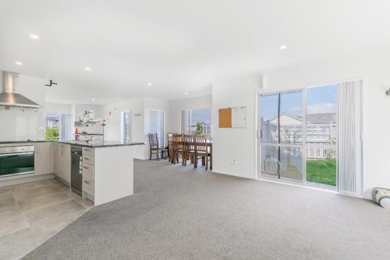 Photo of property in 1/26 Hollowout Street, Takanini, 2112