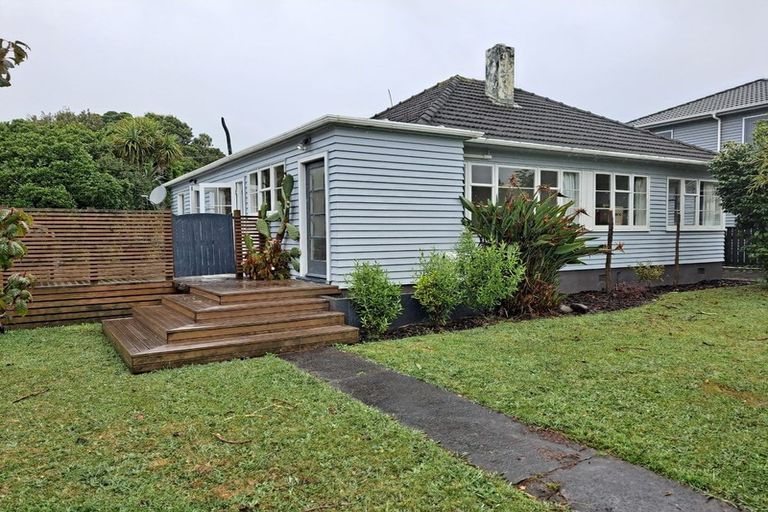 Photo of property in 35 Somerset Street, Brooklands, New Plymouth, 4310