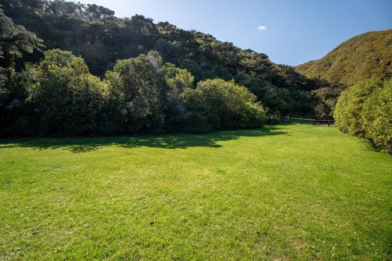 Photo of property in 1317 Abel Tasman Drive, Tata Beach, Takaka, 7183