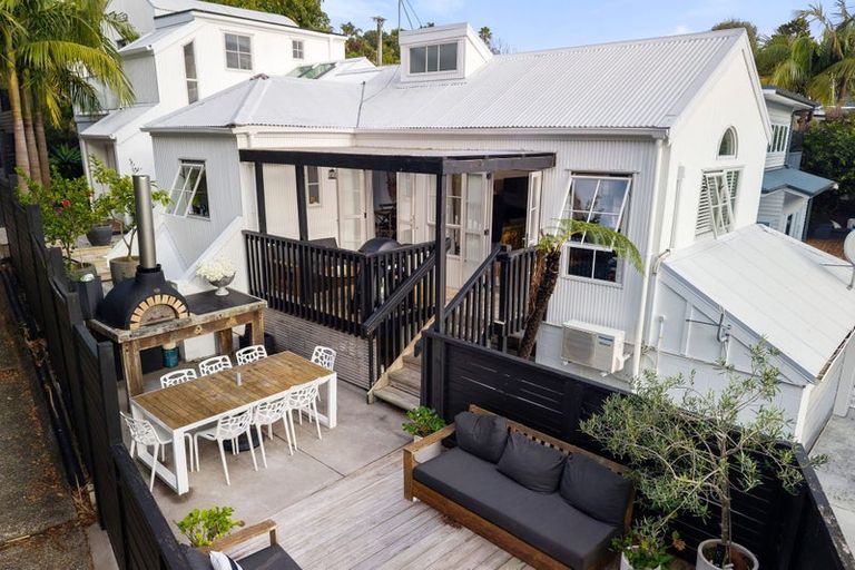 Photo of property in 1/35 Newhaven Terrace, Mairangi Bay, Auckland, 0630
