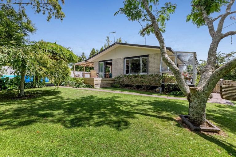 Photo of property in 21 Pararewa Drive, Whalers Gate, New Plymouth, 4310